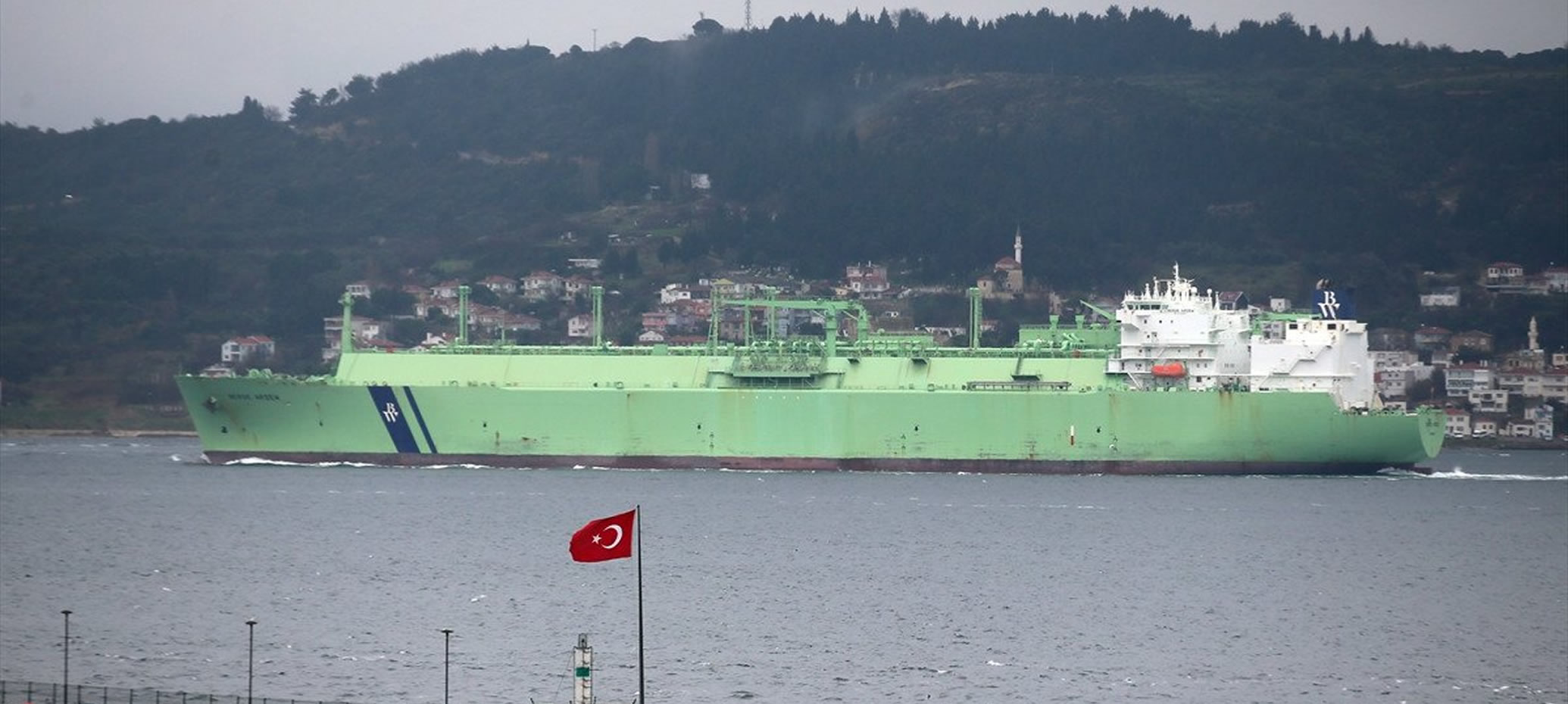 Berge Arzew doğal gaz LNG gemisinden nakil işlemi başladı Deniz