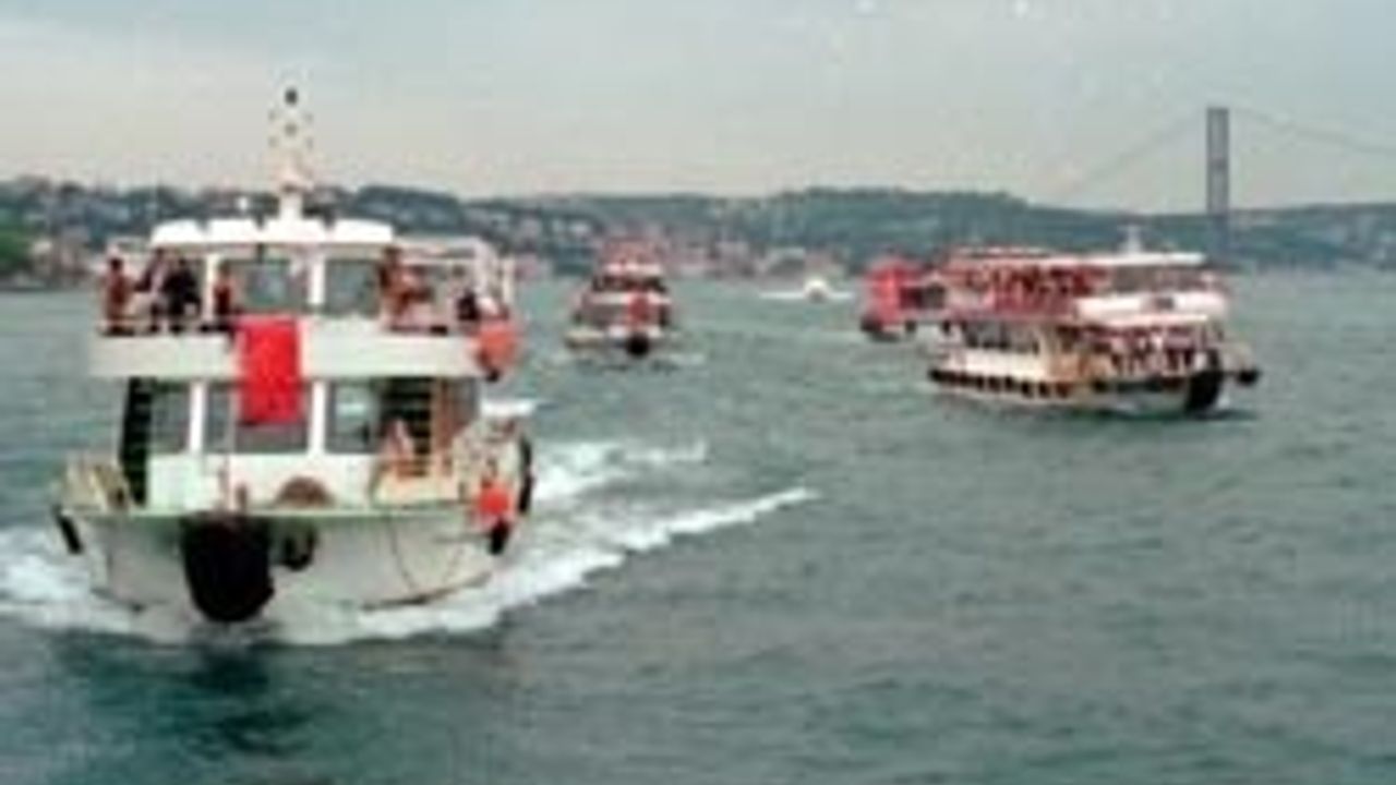 İstanbul Boğaz'ında Denize Düştüler
