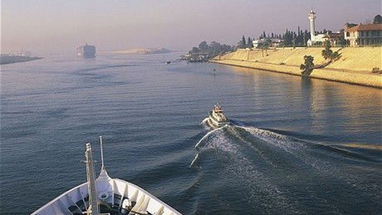 Süveyş Kanalı'nda Problem Yok