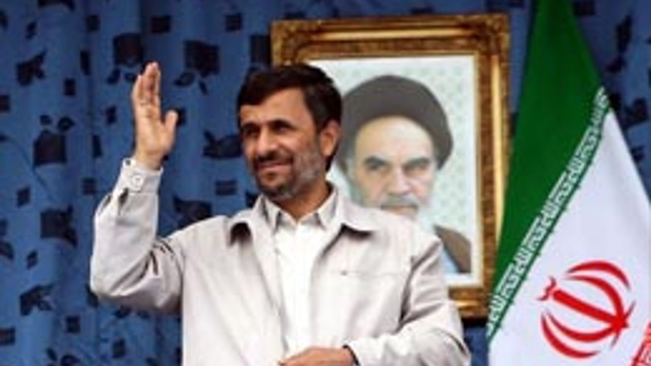 Ahmedinejad BM Kararını Çöpe Attı!