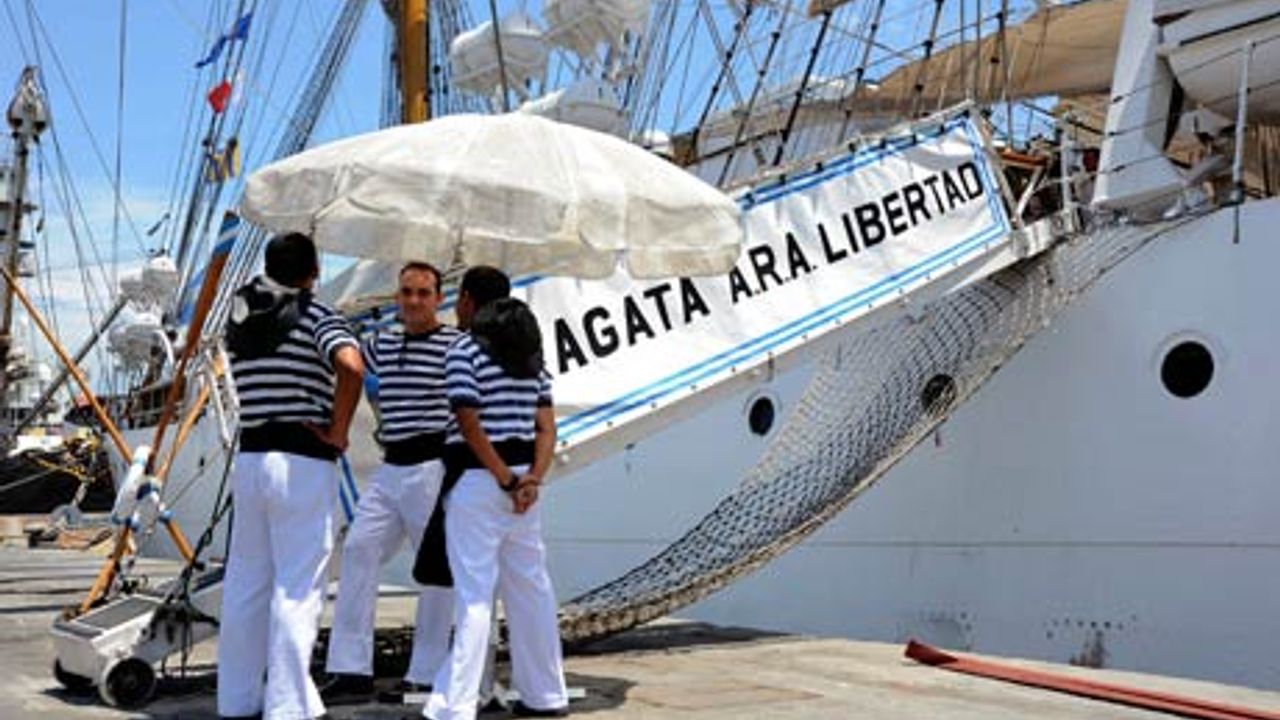 Arjantin Askeri Gemisine "Bırak" kararı