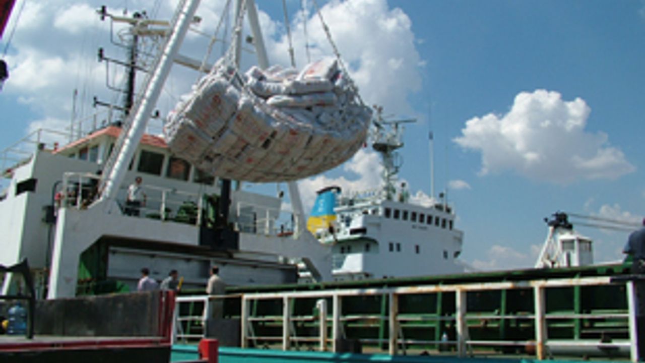 İHH'dan Somali'ye yardım gemisi
