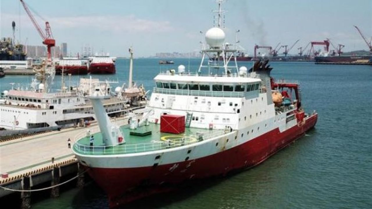 Çin Araştırma Gemisi Mariana Çukuru'ndaki Denizaltı Dağlarını Keşfe Çıkıyor
