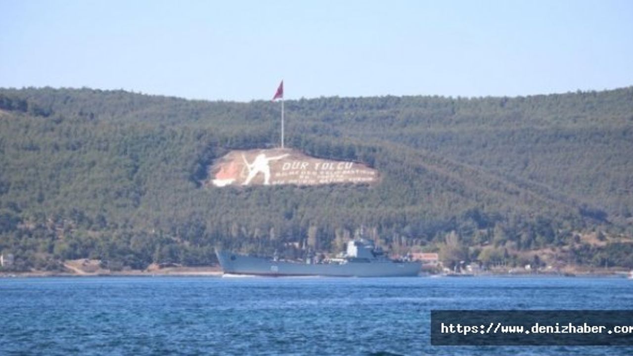 Rus savaş gemisi ’Saratov’ Çanakkale Boğazı’ndan geçti