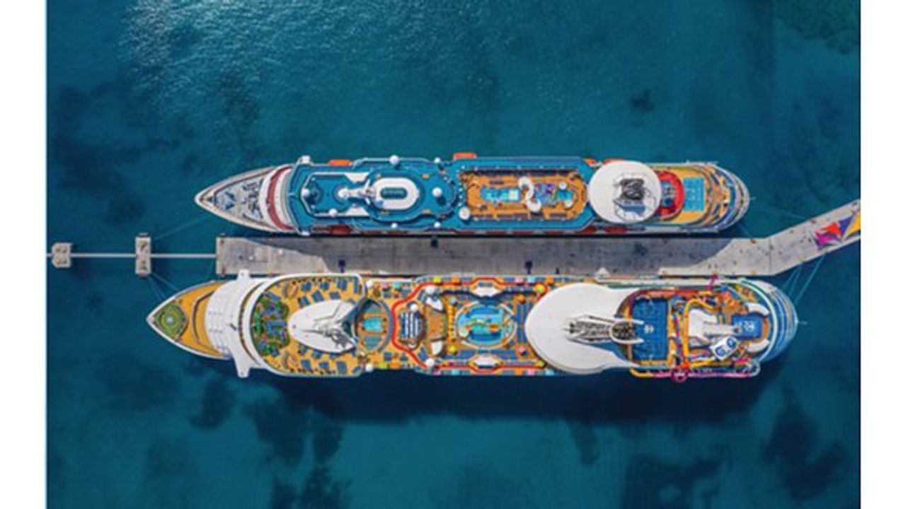 Royal Caribbean, En Eski İki Yolcu Gemisini Sattı!
