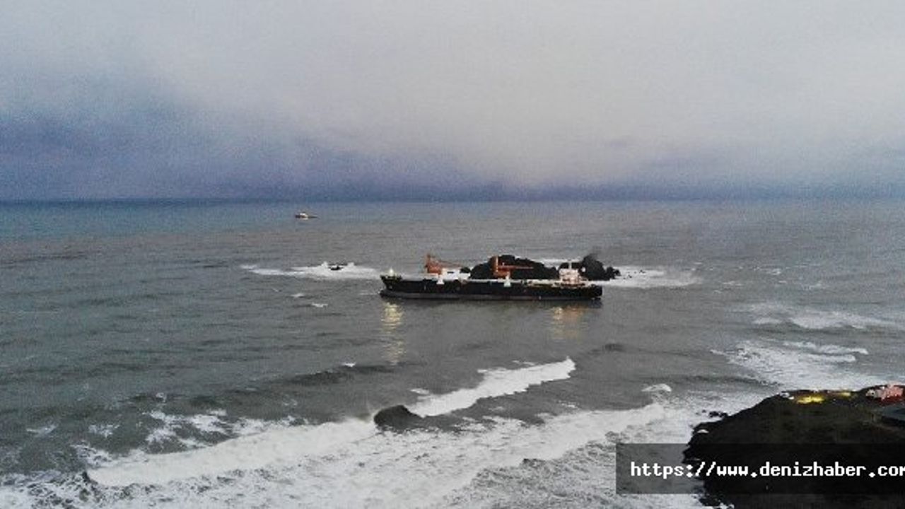 Riva'da karaya oturan geminin son hali havadan görüntülendi!