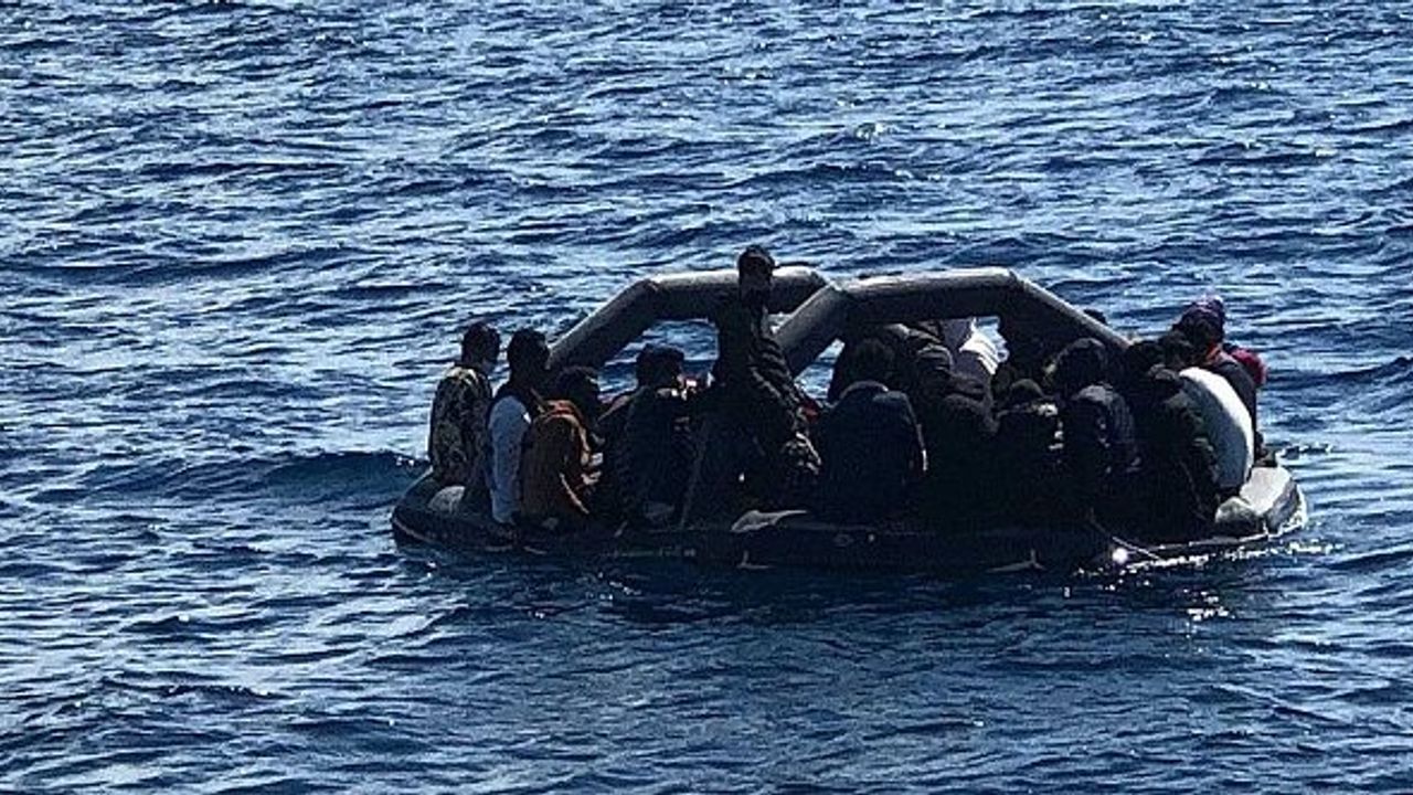 Yunanistan unsurlarınca geri itilen 36 düzensiz göçmen kurtarıldı!