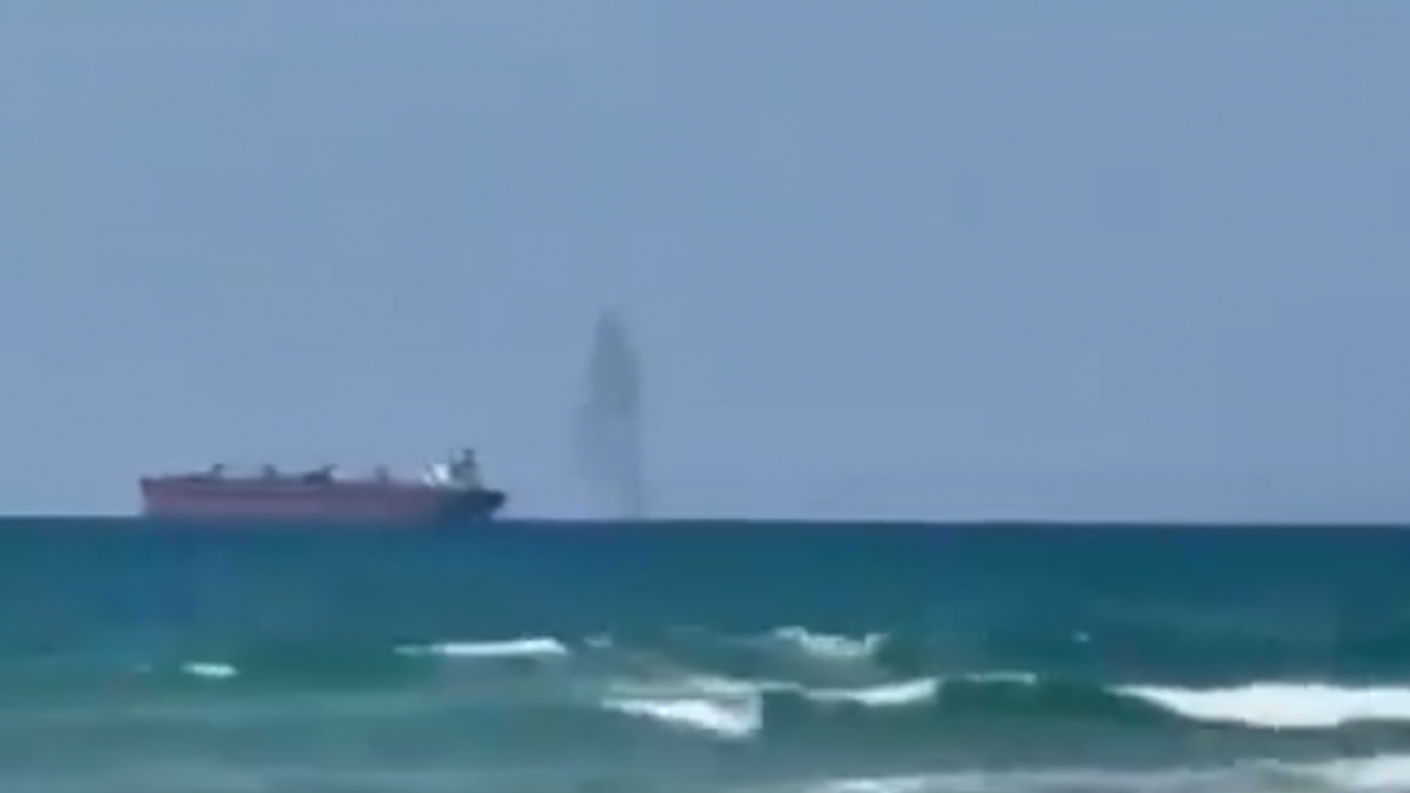 İsrail'in Aşdod limanı Gazze'den ateşlenen roketlerin hedefi oldu!