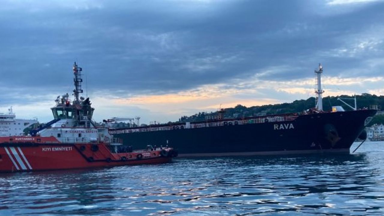 İstanbul Valiliğinden kıyıya sürüklenen tankere ilişkin açıklama
