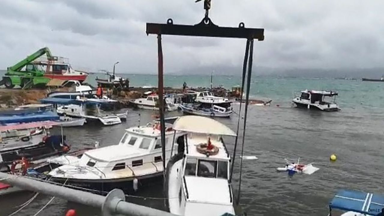 İzmir'i vuran fırtınada 26 tekne battı!