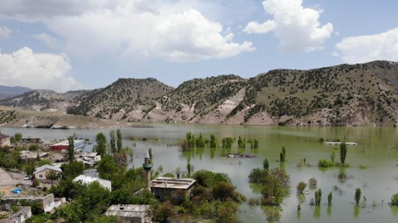 Karakurt Barajı gölü ilk kez havadan görüntülendi