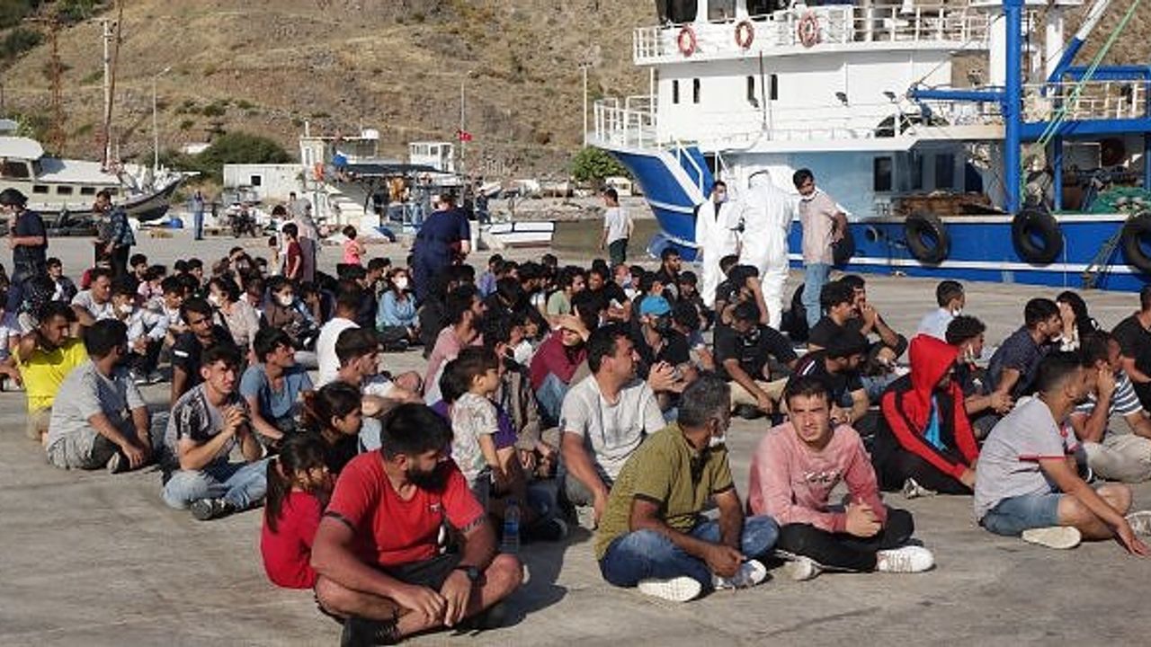 Çanakkale'de balıkçı teknesinden 231 düzensiz göçmen çıktı!