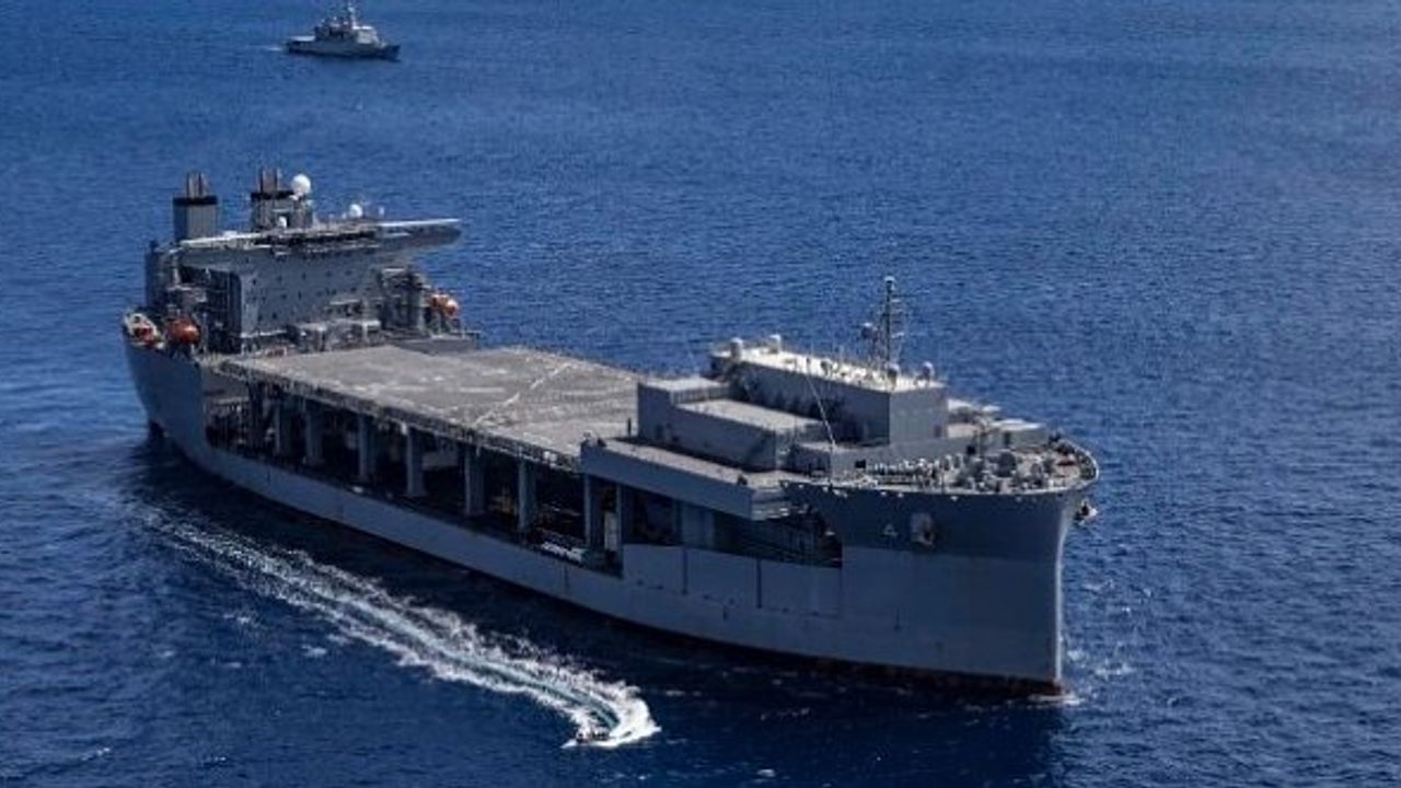 ABD donanması korsanlıkla mücadele için Batı Afrika'da!