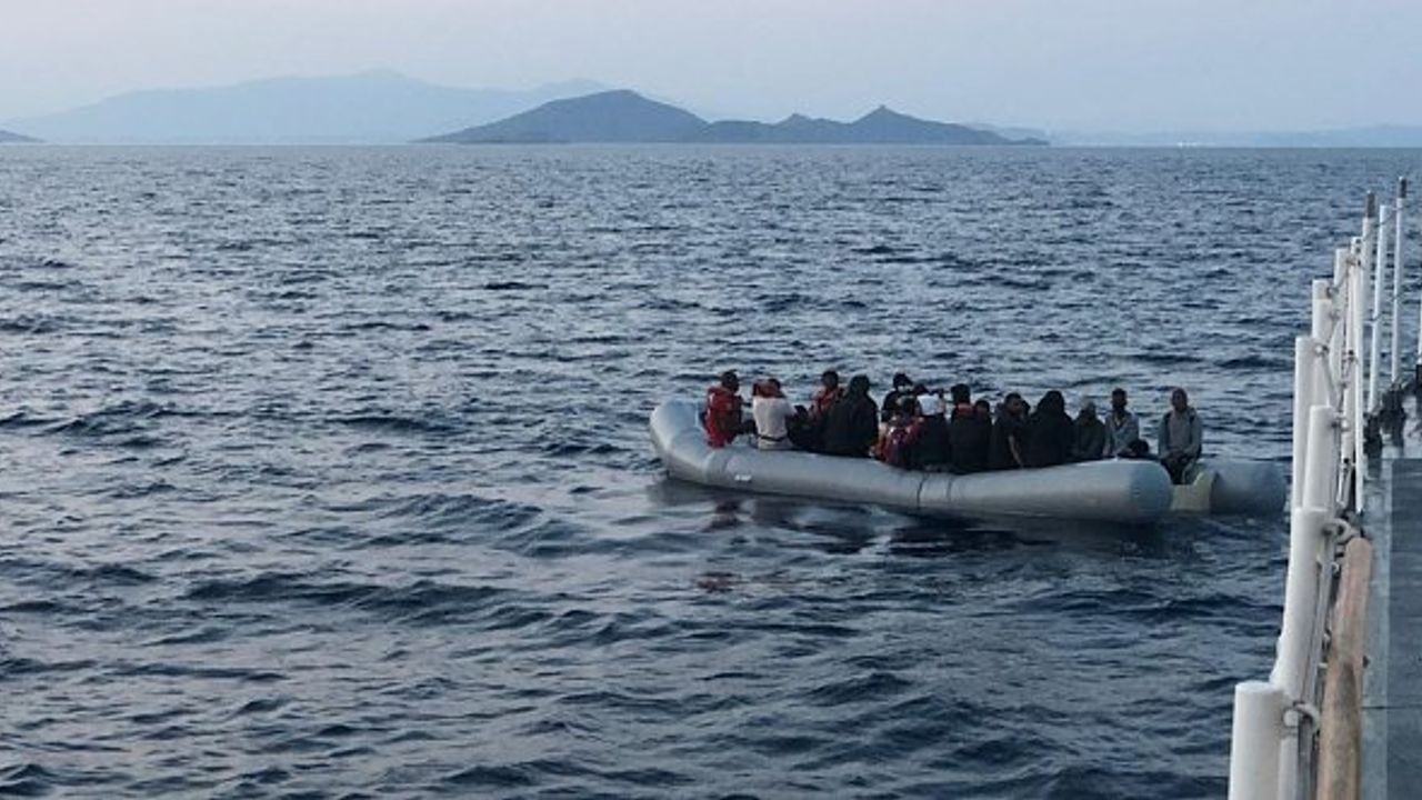 İzmir açıklarında 134 düzensiz göçmen kurtarıldı!