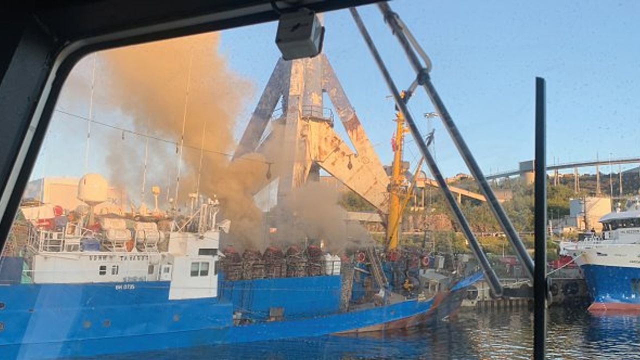 Norveç’te Rus balıkçı gemisi alevler içinde kaldı!