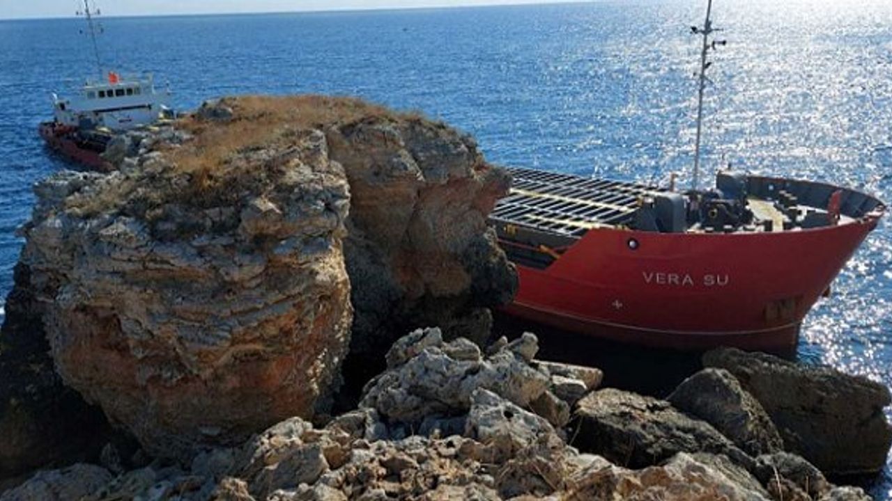 Türk sahipli yük gemisi 'Vera Su' Bulgaristan'da karaya oturdu!