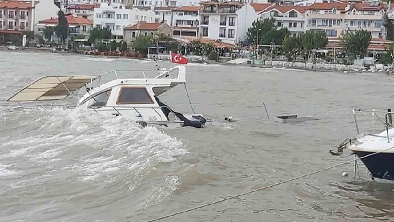 Datça'da batan tekne hava koşulları nedeniyle kurtarılamadı!