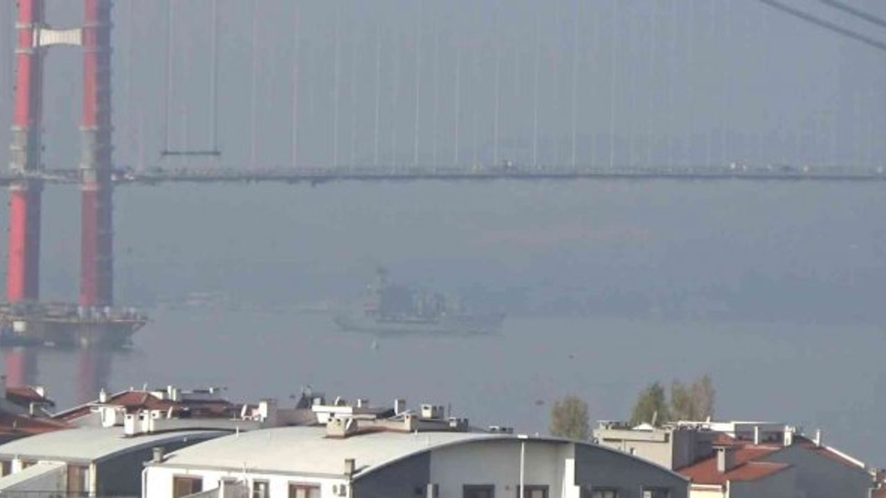 ABD savaş gemisi Çanakkale Boğazı’ndan Marmara’ya çıktı