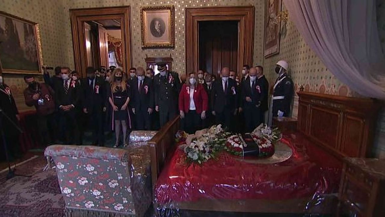 Atatürk, vefatının 83'üncü yıl dönümünde Dolmabahçe Sarayı'nda anıldı!