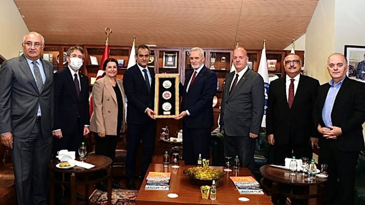 Milli Eğitim Bakanı Mahmut Özer İMEAK DTO'yu ziyaret etti!