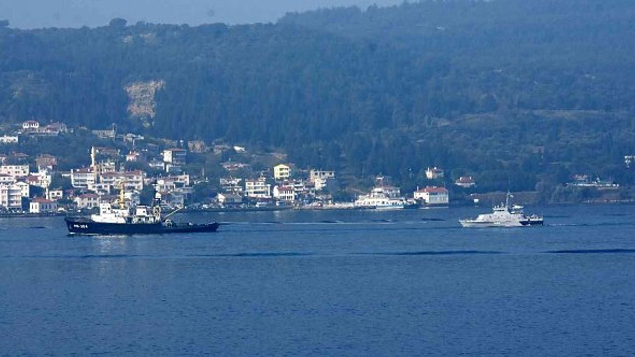 Rus donanmasına ait gemiler Çanakkale Boğazı'ndan geçti!