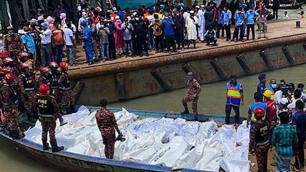 Bangladeş'te yolcu gemisinde feci olay: 38 kişi öldü!
