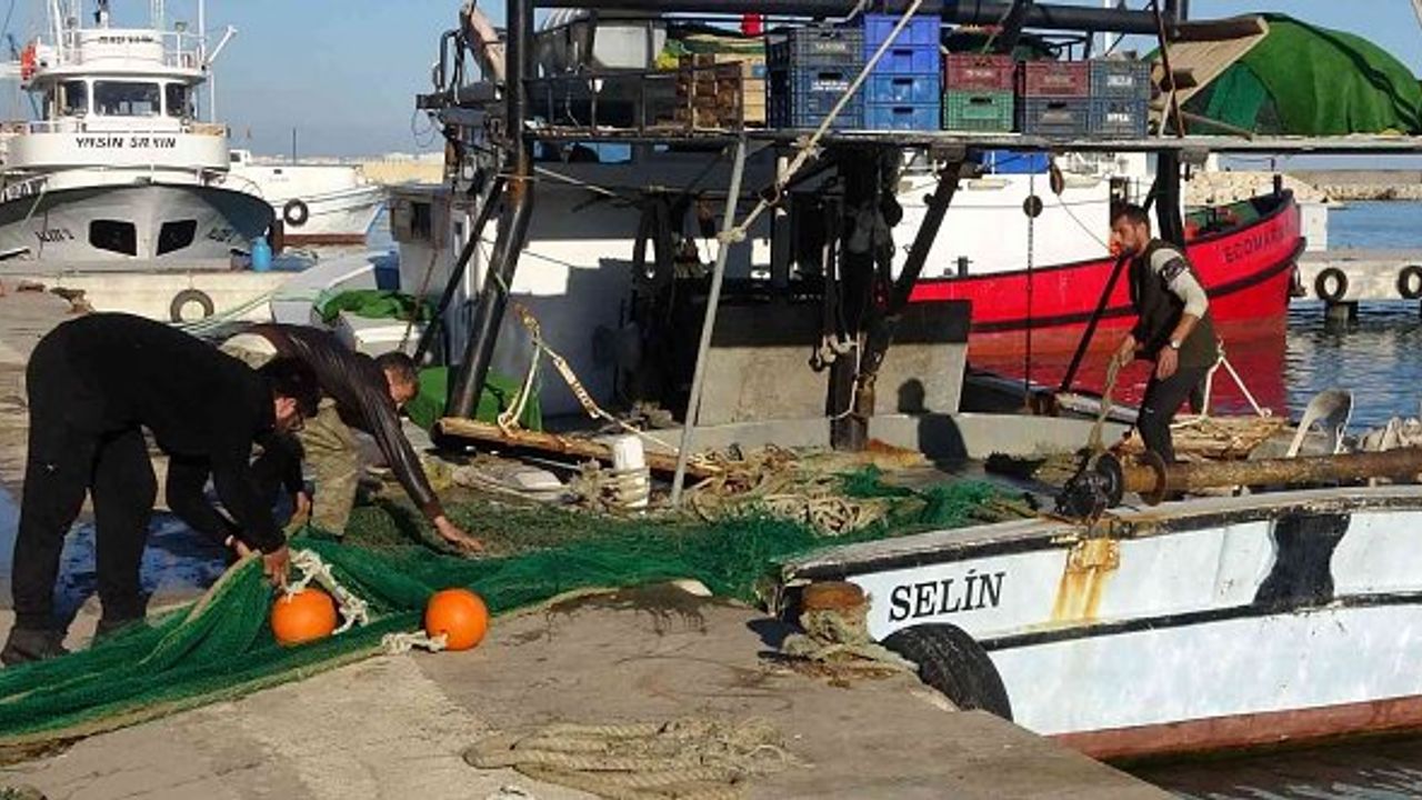 Fırtına geçti, balıkçılar Akdeniz'e açıldı