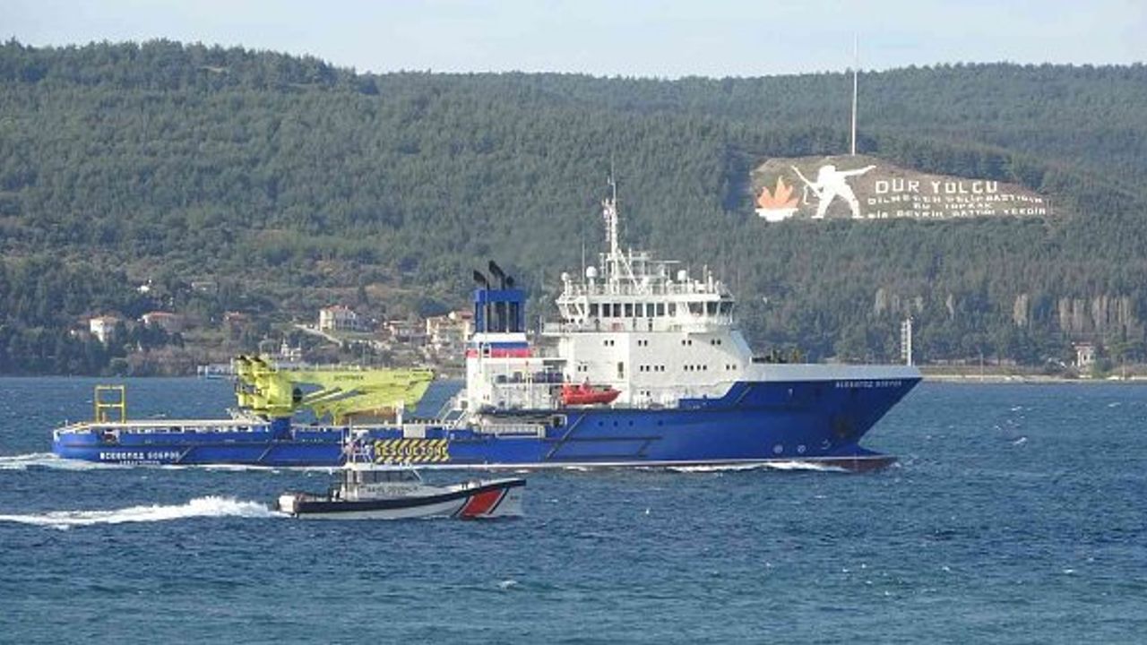 Rus askeri lojistik gemisi Vsevolod Bobrov Çanakkale Boğazı'ndan geçti!