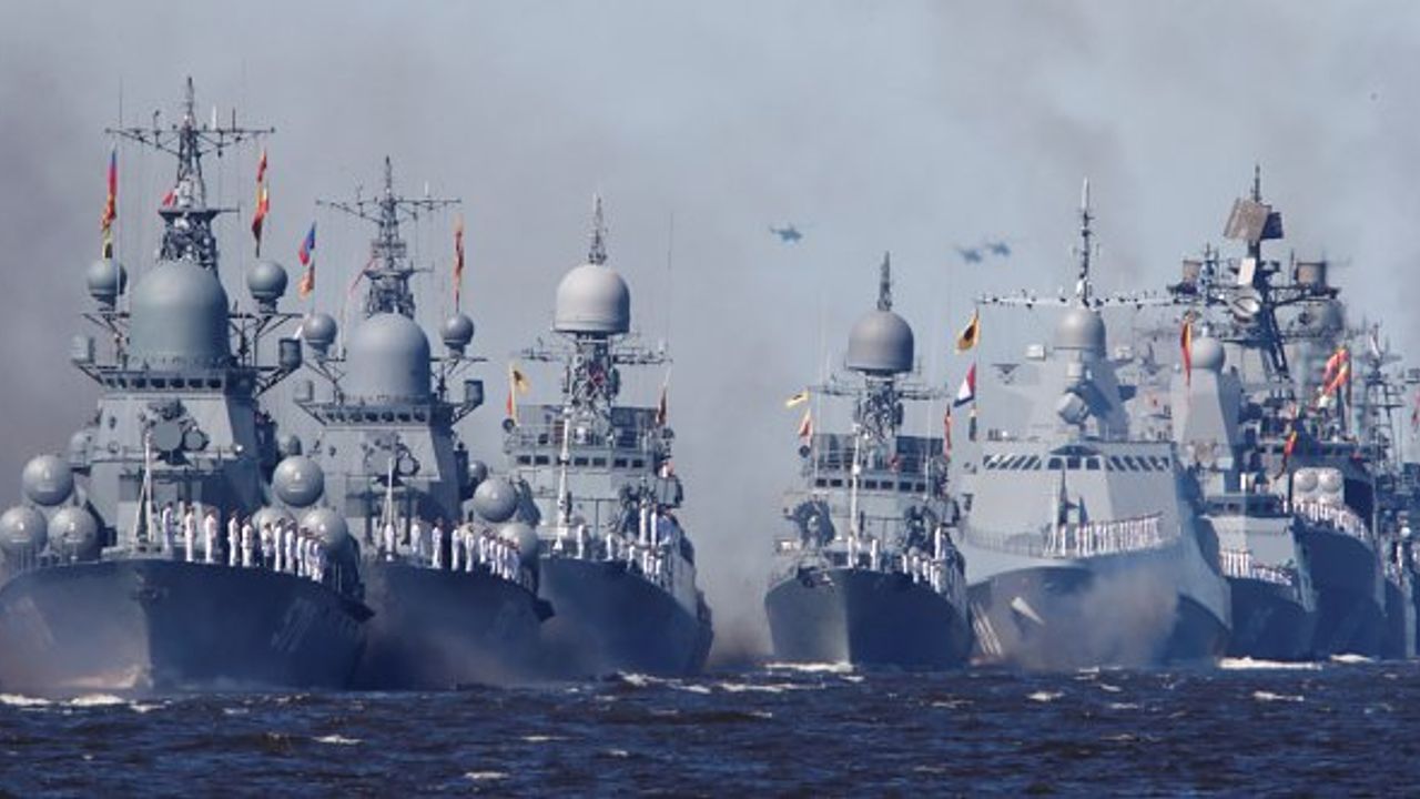 Rusya, Baltık Denizi'nde geniş çaplı tatbikat başlattı!