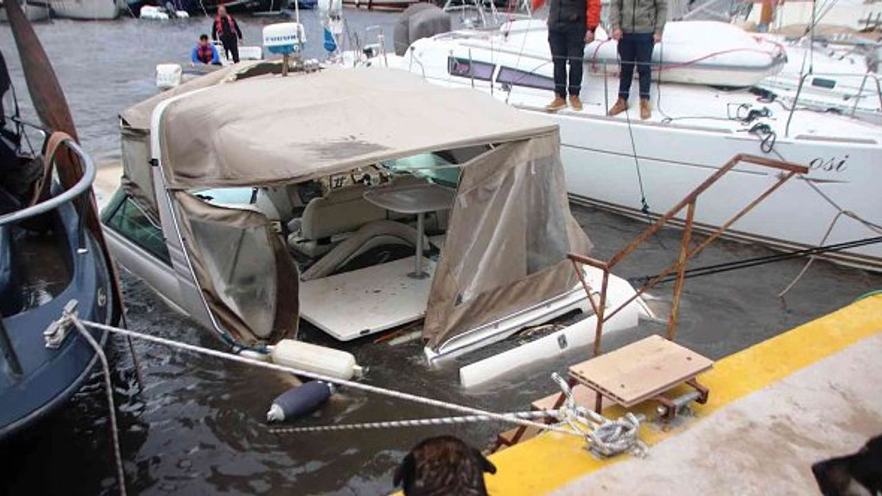Bodrum'u fırtına vurdu, milyon dolarlık tekneler denize gömüldü!