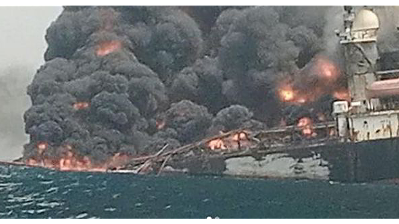 Nijerya açıklarındaki petrol gemisinde patlama: 10 denizci yaşamını yitirdi!