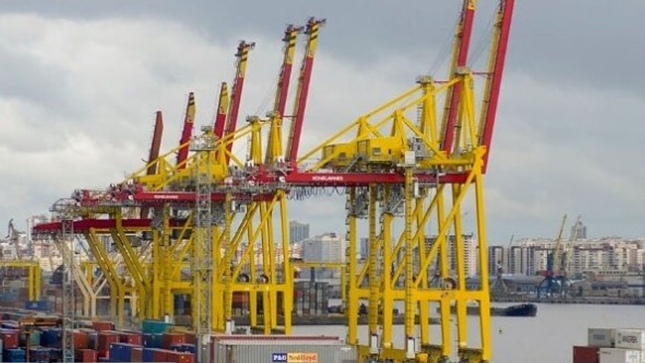 Avrupa terminalleri Rus kargolarını reddediyor: Maersk hizmetlerini geçici olarak durdurdu!