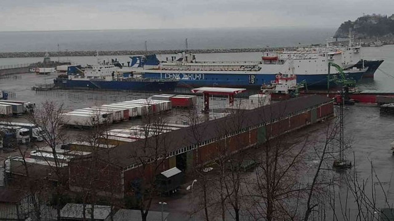 Ukrayna limanlarına giremeyen gemiler Zonguldak limanına geri döndü!