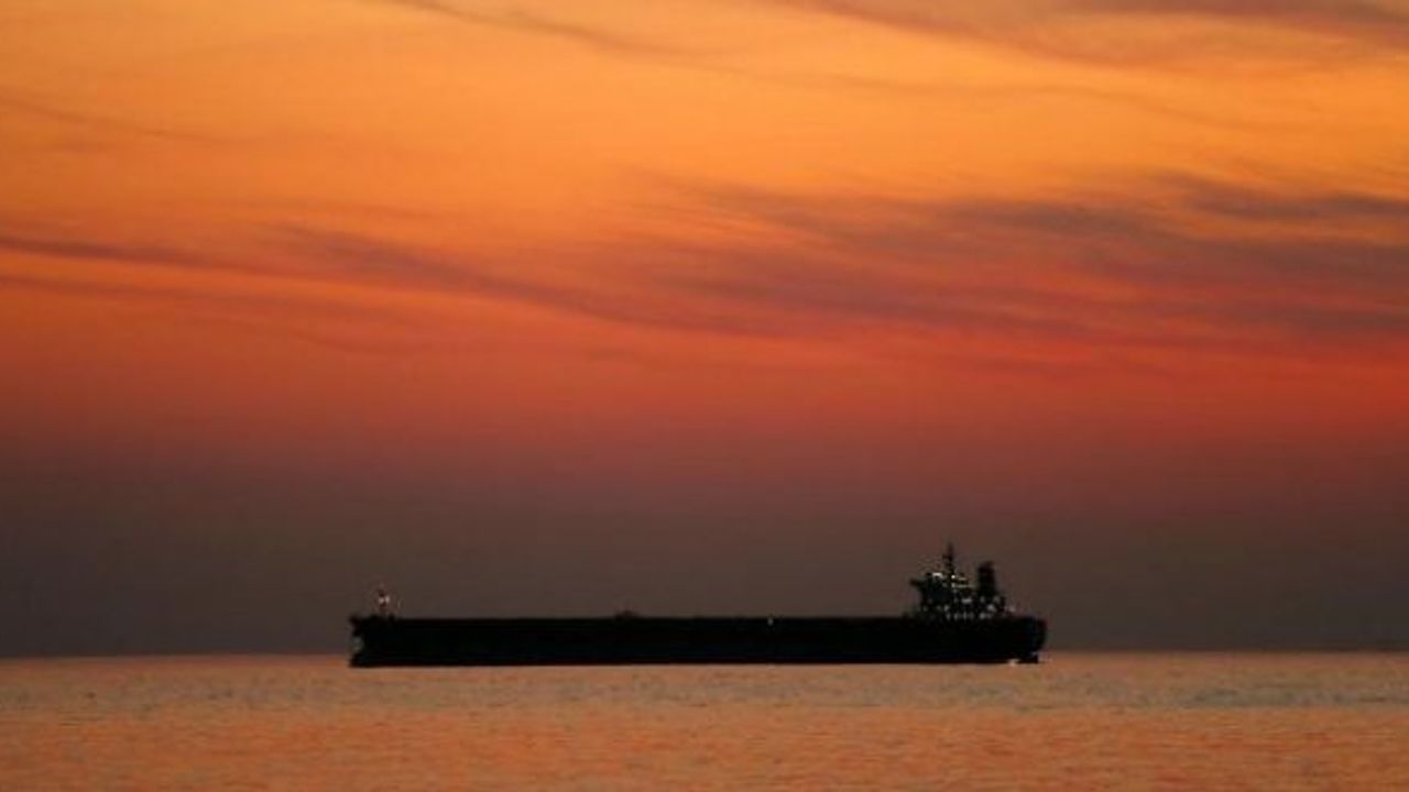 Ukrayna limanlarında mahsur kalan Türk sahipli 2 yük gemisi kalkış yaptı