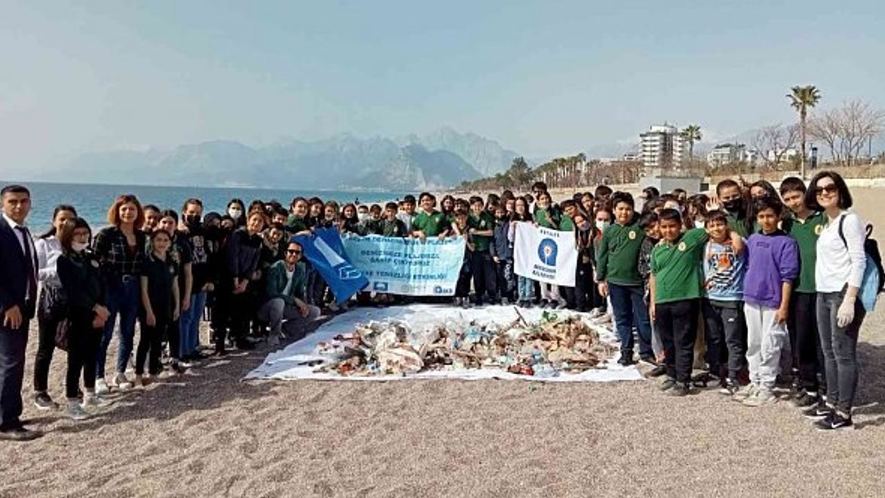 Büyükşehir'den sahil temizliği