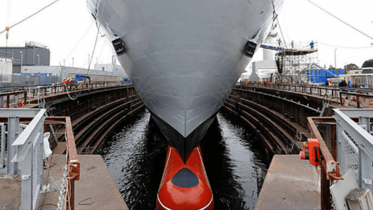 İngiltere Donanması'nın ana üssündeki bir gemiden 325.000 dolarlık yakıt çalındı