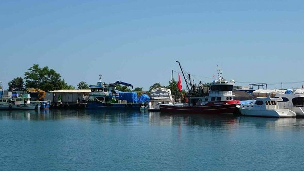 Balıkçı tekneleri yeni yeni sezona hazırlanıyor