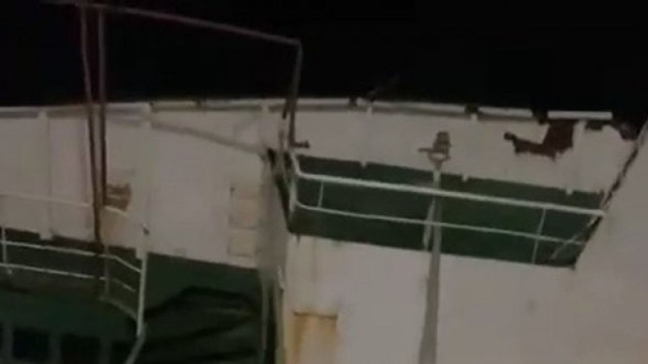 Maltepe’de tehlikeli oyun: Yan yatan gemiye girdi