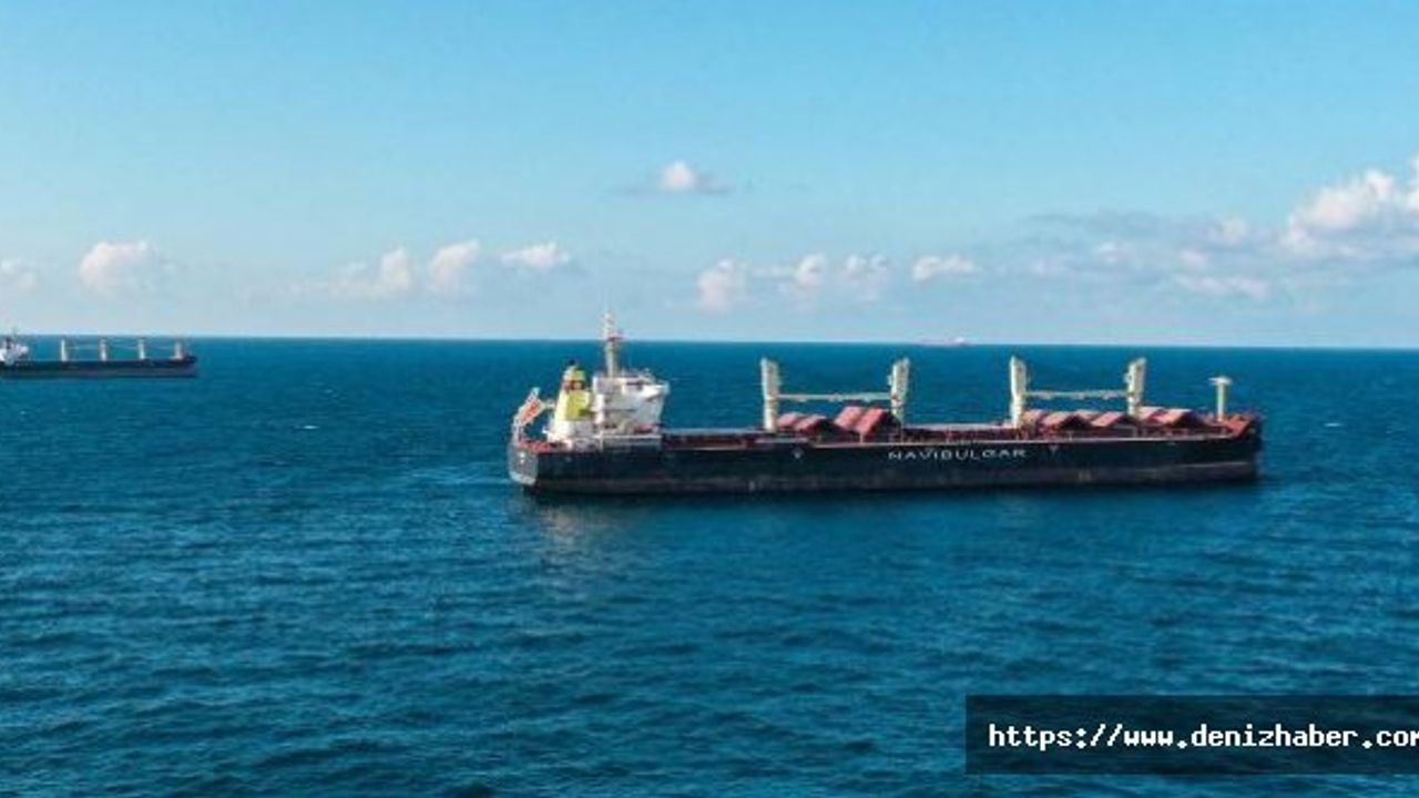 Tahıl yüklü gemilerin Karadeniz'deki yolculukları sürüyor