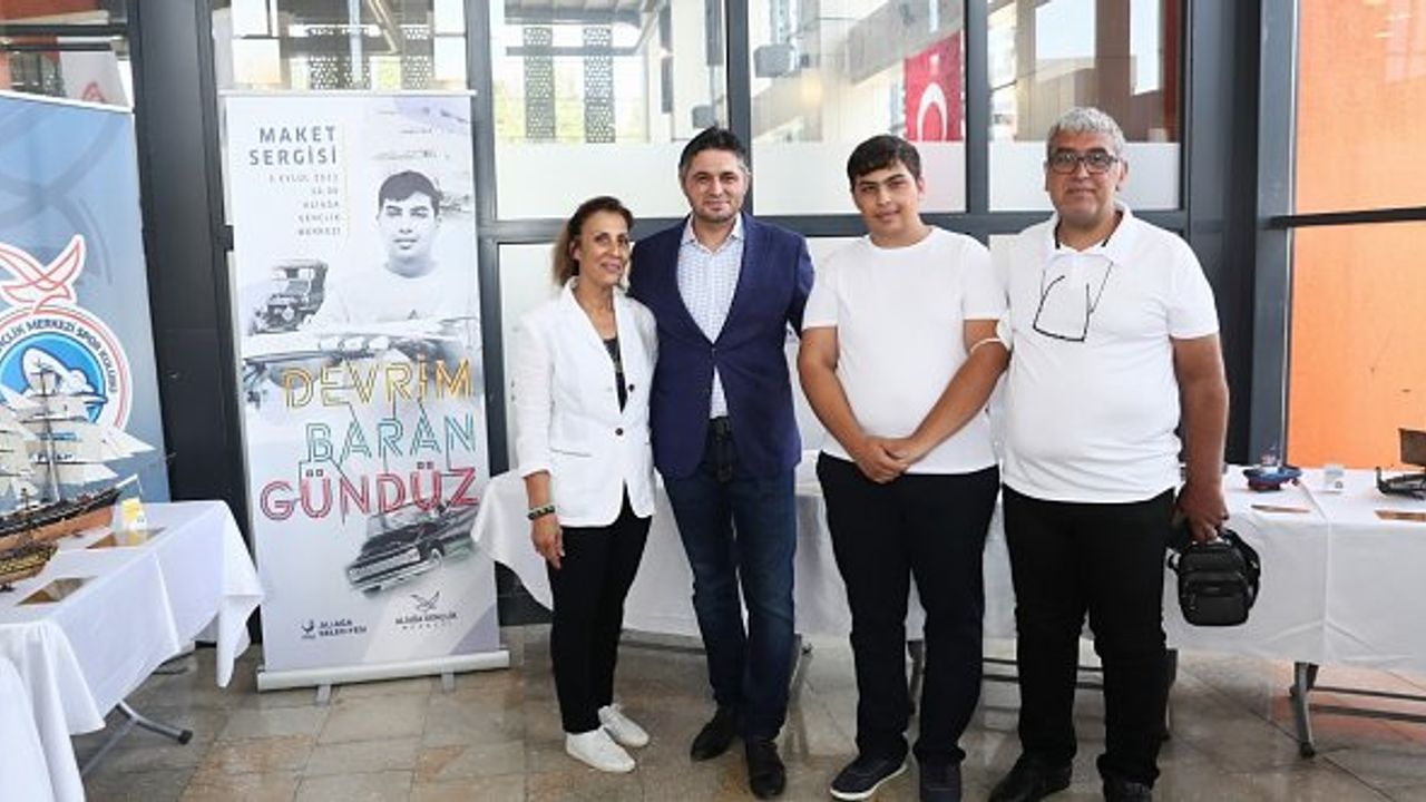 Türkiye birincisi Devrim Baran Gündüz, ilk sergisini Aliağa Gençlik Merkezi’nde açtı