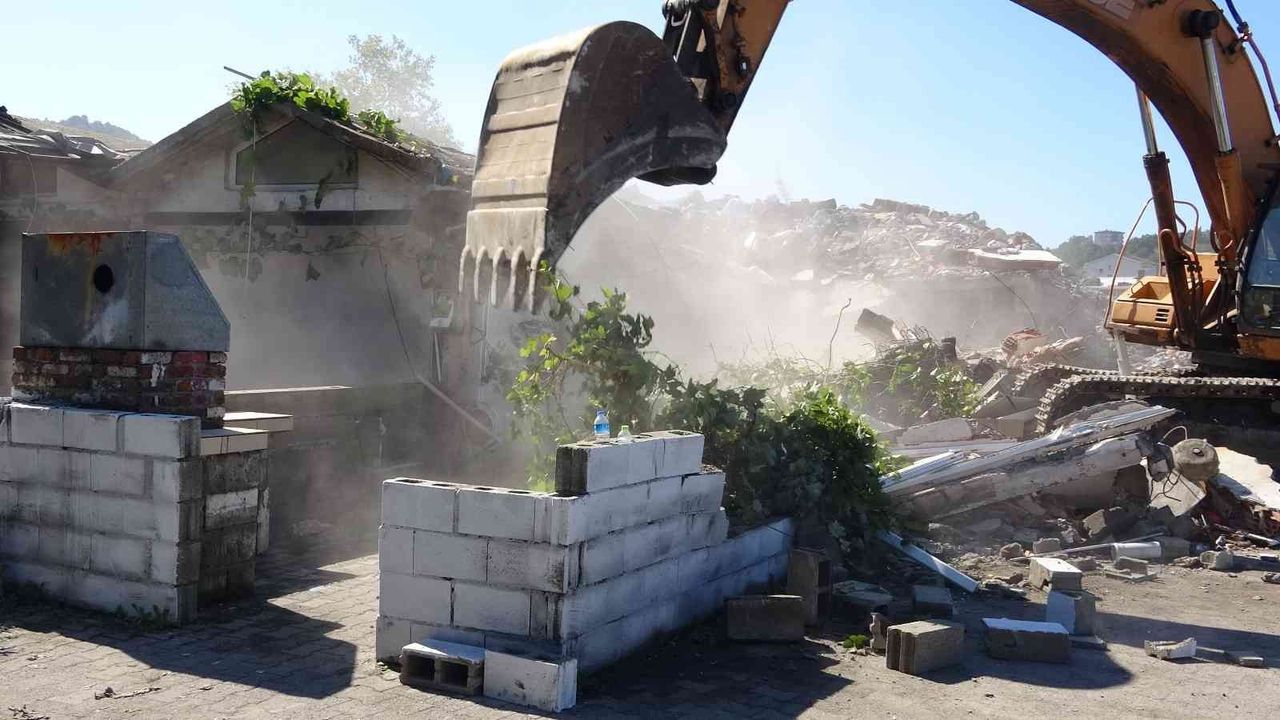 Zonguldak'ta Balıkçı barınaklarının yıkılan esnaf tepkili