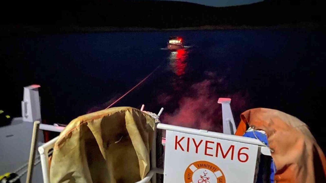 Sürüklenen tekne KEGM ekiplerince kurtarıldı