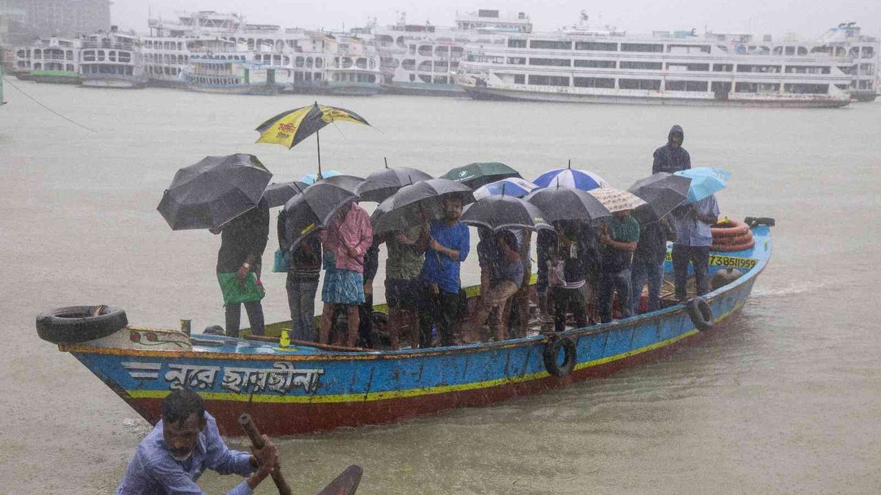 Sitrang Kasırgası Bangladeş’i vurdu: 16 ölü