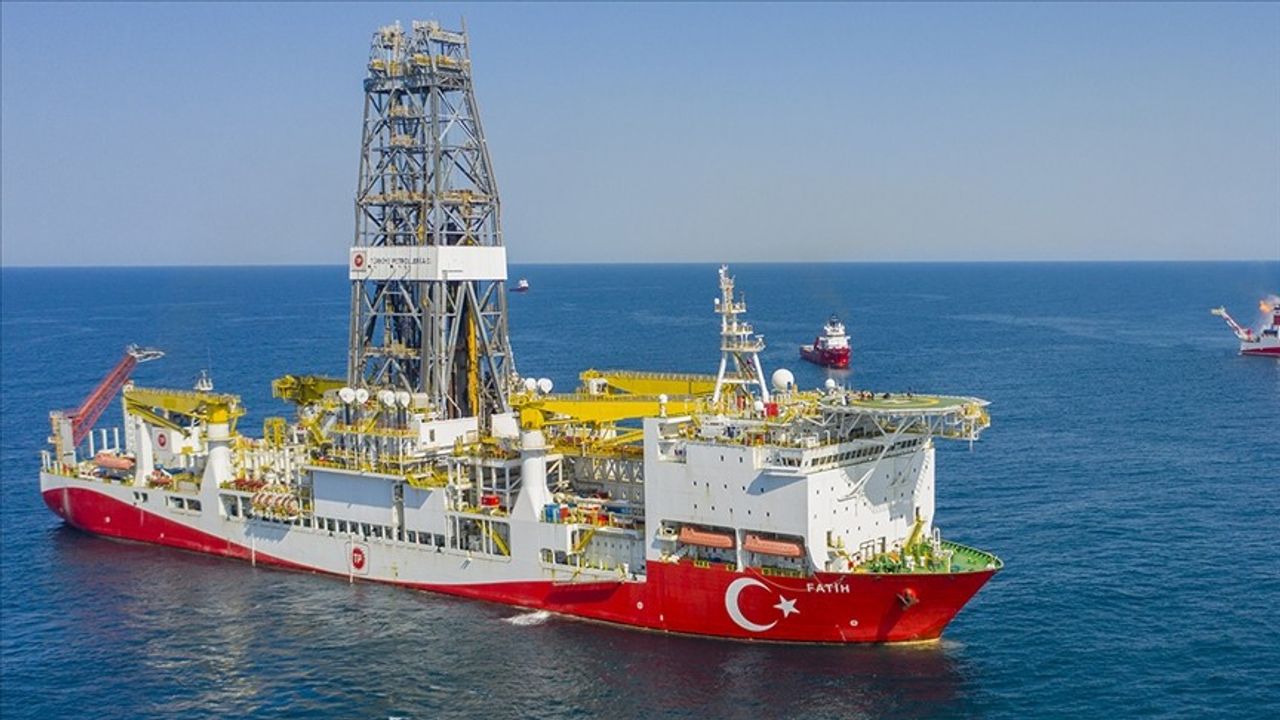 Karadeniz'deki doğal gaz arama faaliyetleri devam ediyor