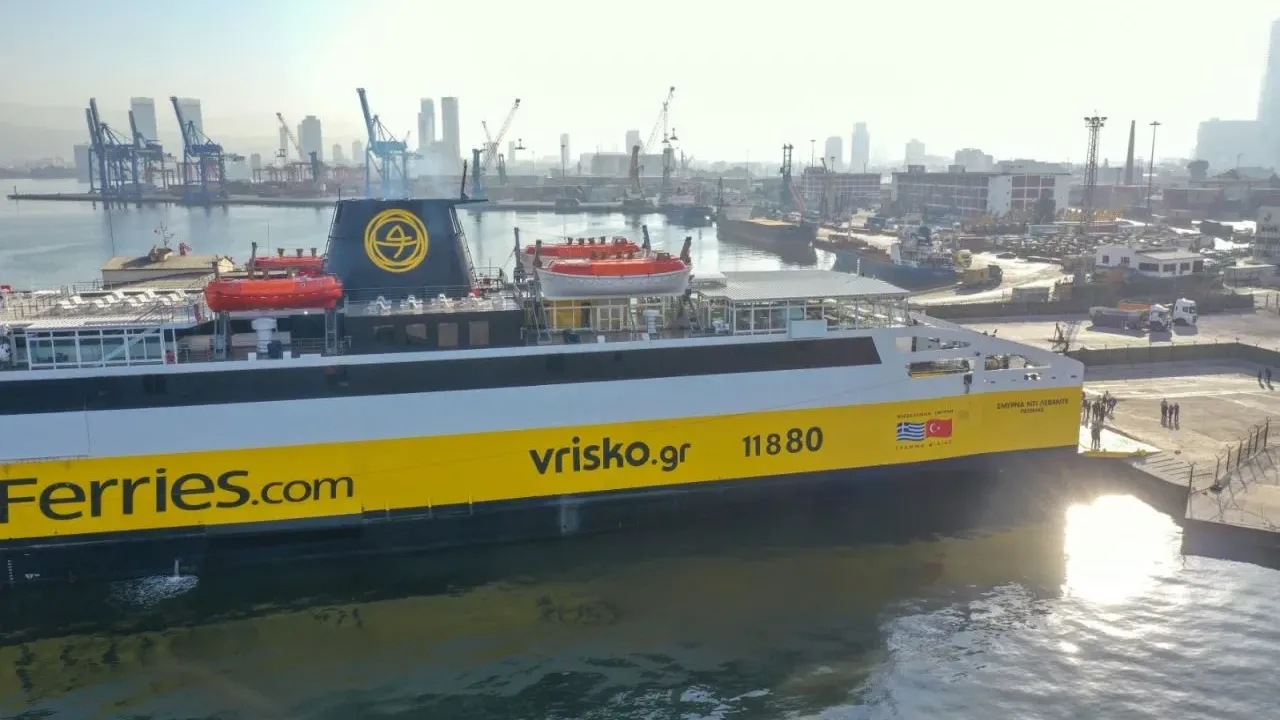 İlk feribot Selanik'ten İzmir'e geldi: Gidiş dönüş 150 euro