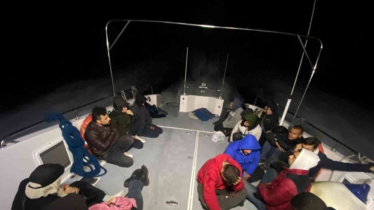 Bodrum açıklarında 18 düzensiz göçmen yakalandı, 65 düzensiz göçmen kurtarıldı
