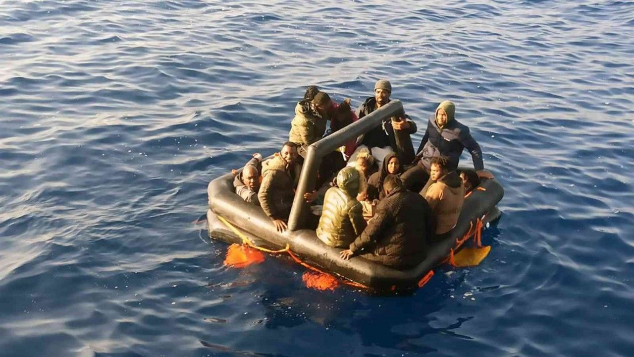 Marmaris’te 37 düzensiz göçmen kurtarıldı