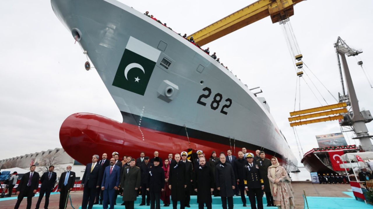 PN MİLGEM Projesi’nin Üçüncü Gemisi PNS KHAIBAR Denize İndirildi