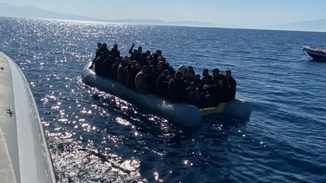 Göçmen teknesi battı: 20 kişi hayatını kaybetti