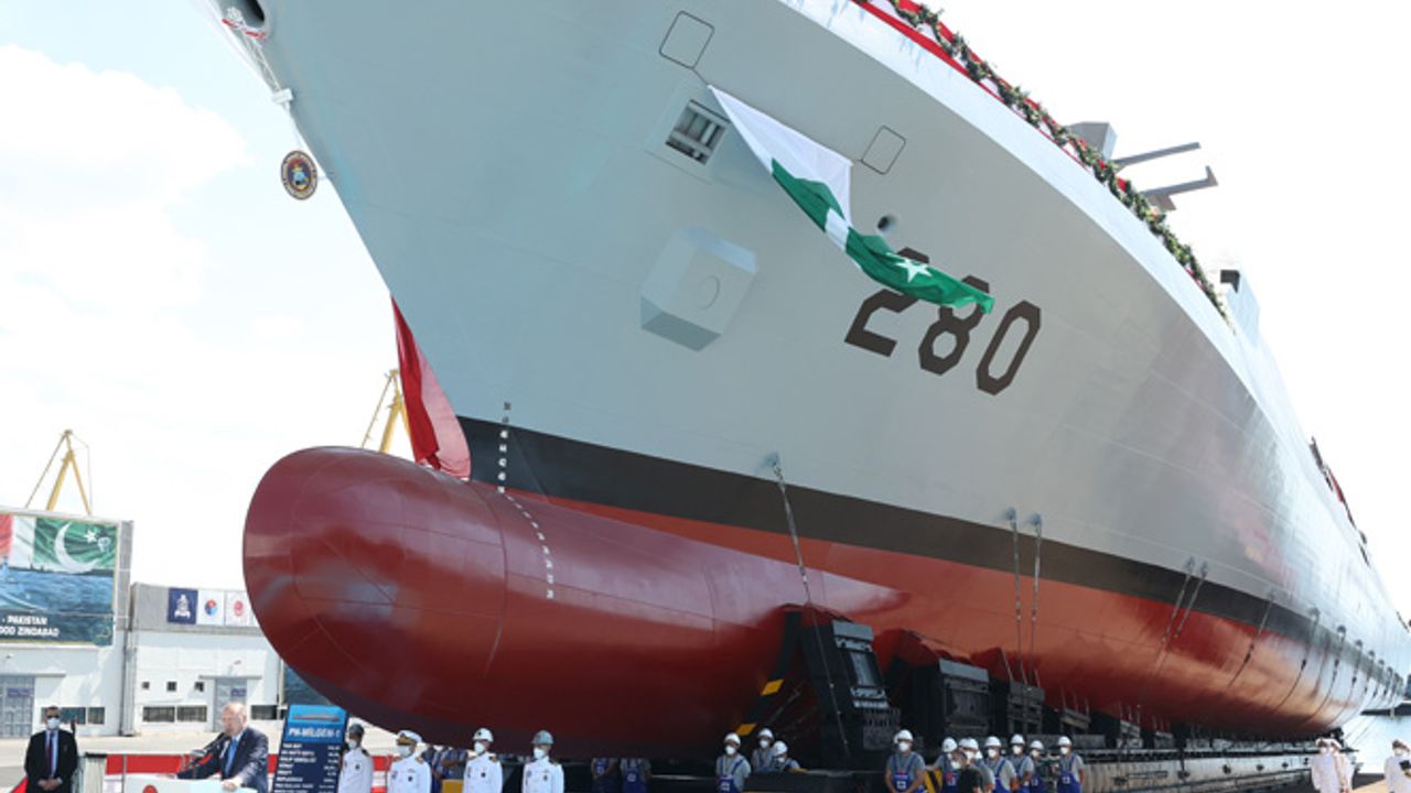 En büyük savunma ihracatı projesinde 3. gemi denize indiriliyor